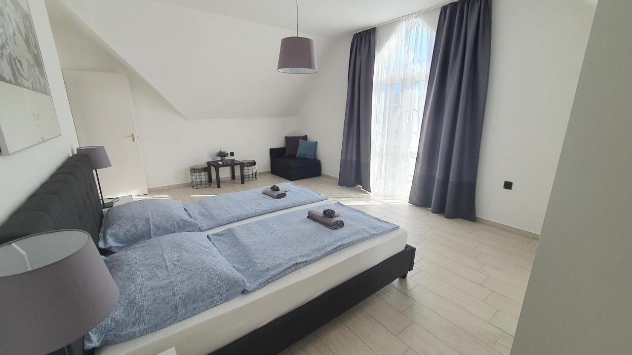 Apartman Soos -- Only For Relaxation, Not For Party! Шіофок Екстер'єр фото
