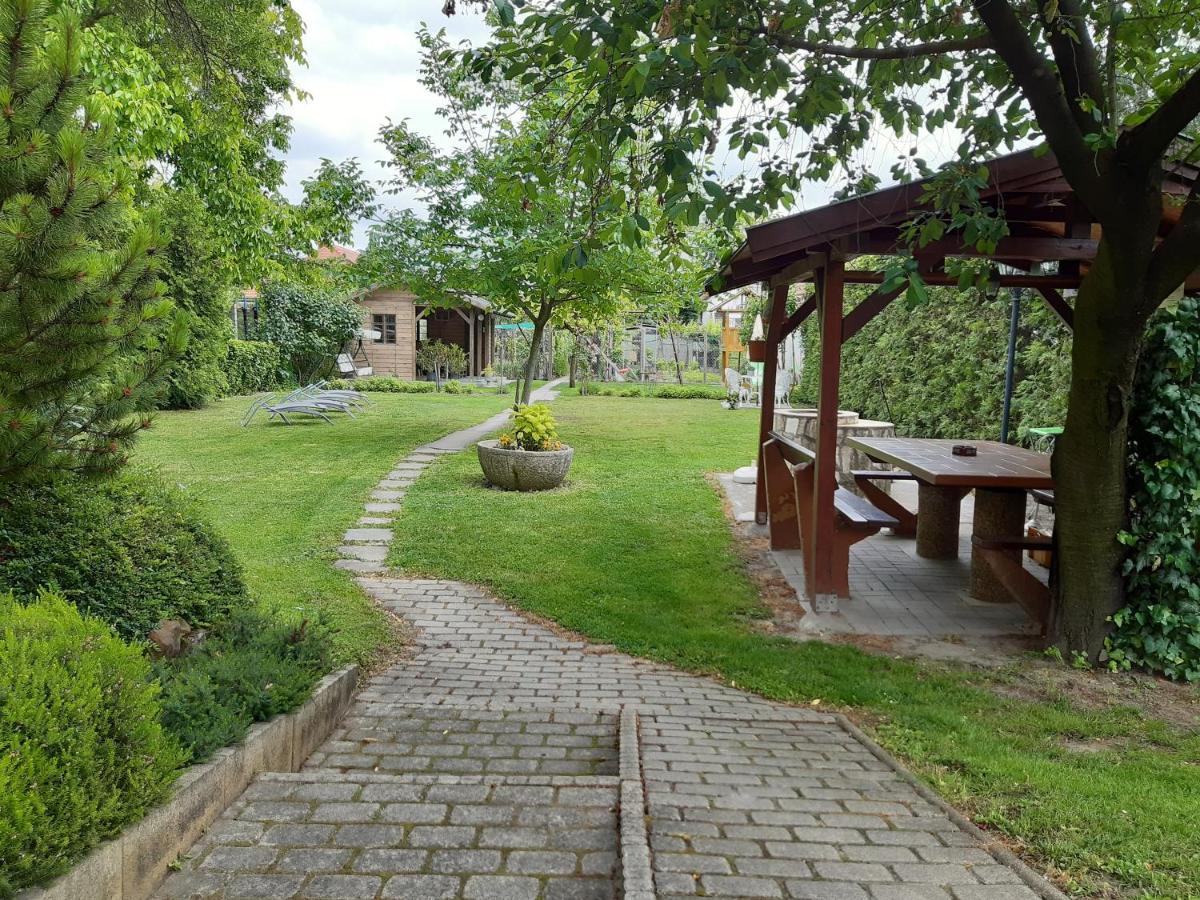Apartman Soos -- Only For Relaxation, Not For Party! Шіофок Екстер'єр фото